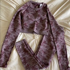 Gymshark berry camo long sleeve crop & leggings M
